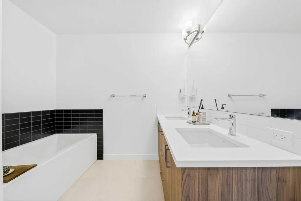 564 Rowmont Boulevard NW Calgary AB T3L 0L6