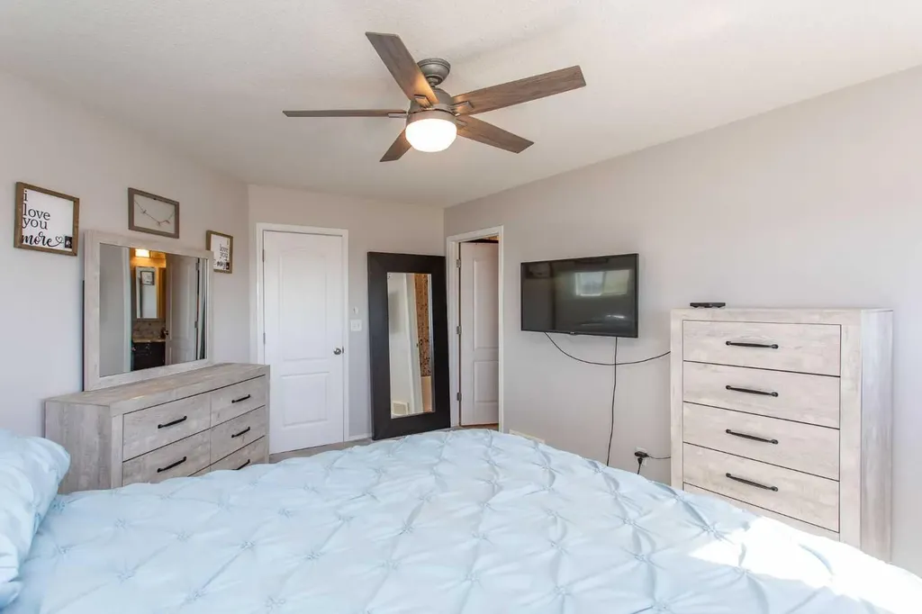 242 Viscount Drive Red Deer AB T4R0M7