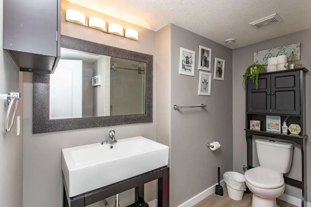 242 Viscount Drive Red Deer AB T4R0M7