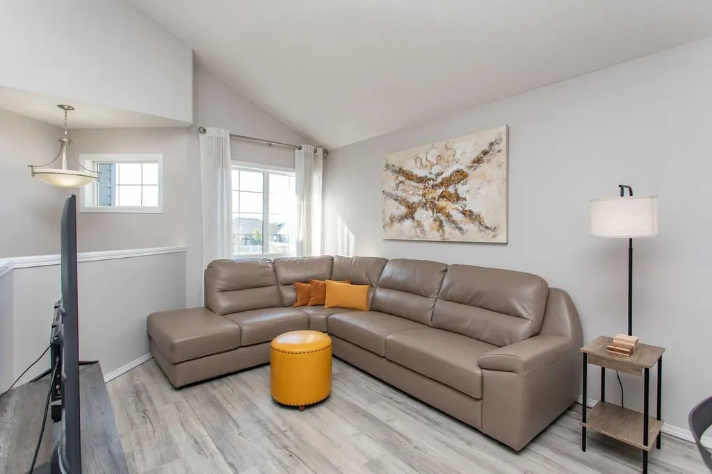 242 Viscount Drive Red Deer AB T4R0M7