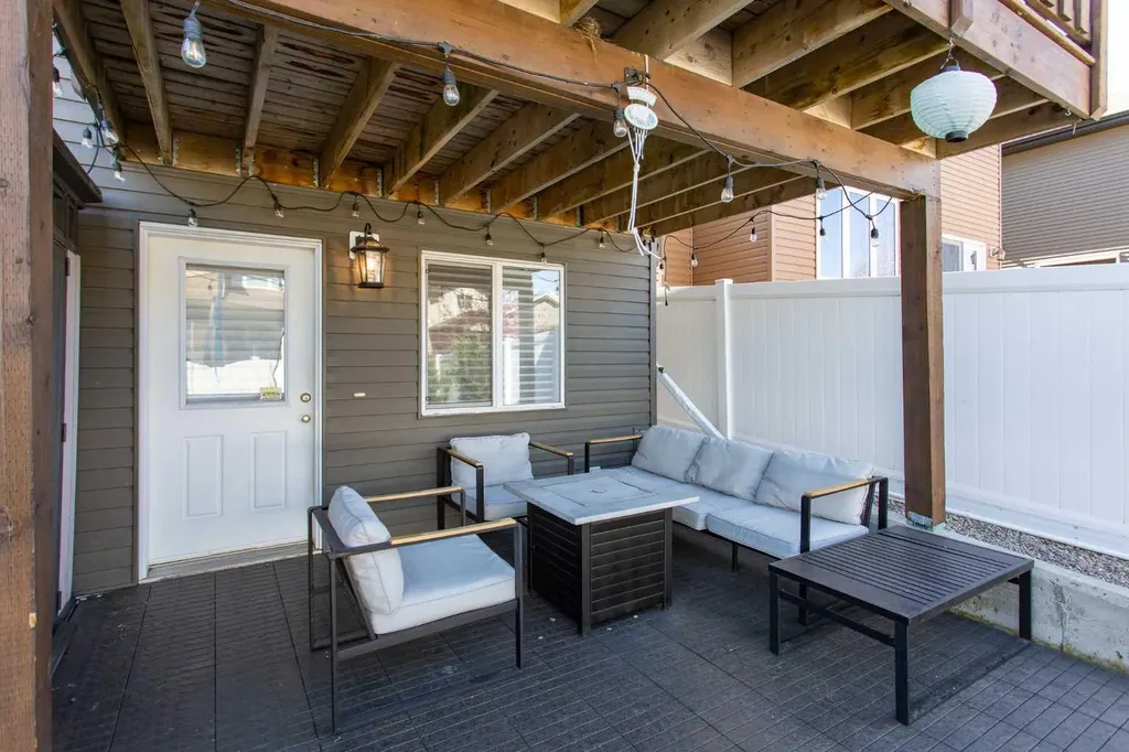 242 Viscount Drive Red Deer AB T4R0M7