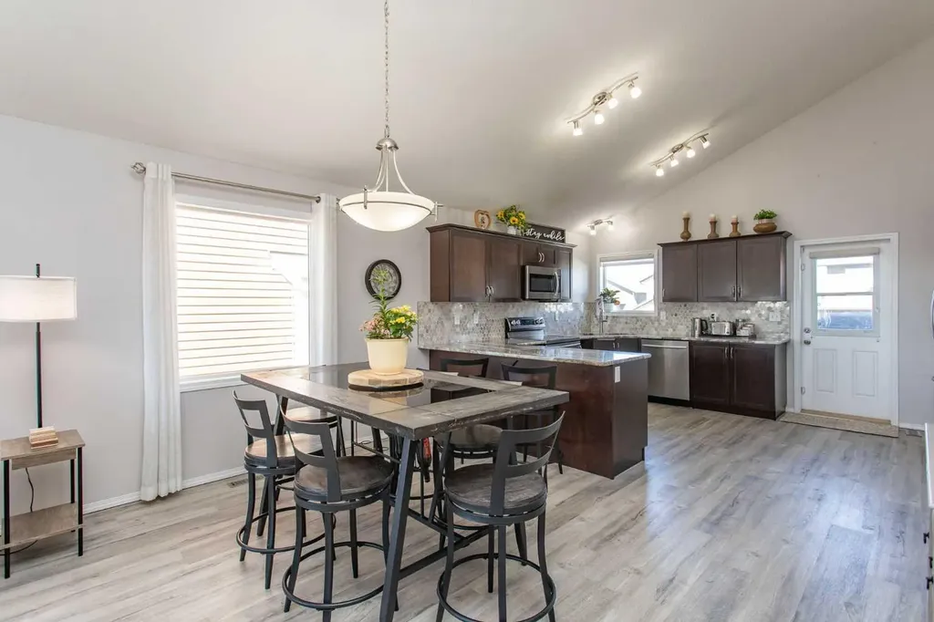 242 Viscount Drive Red Deer AB T4R0M7