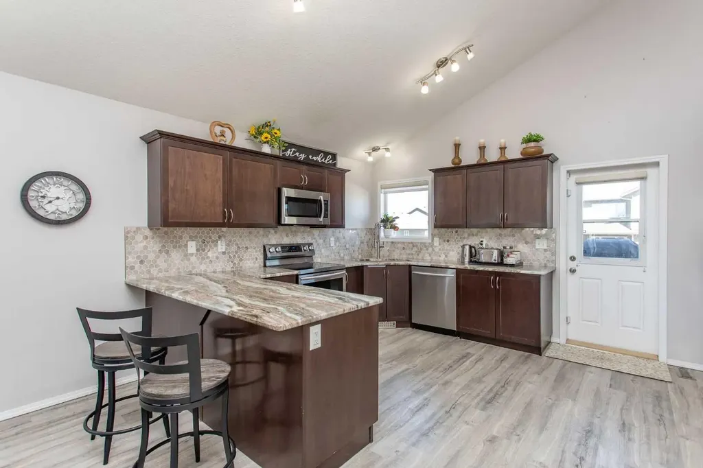 242 Viscount Drive Red Deer AB T4R0M7