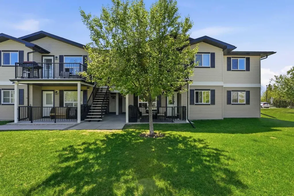 8 Bayside Place Strathmore AB T1P 0E1