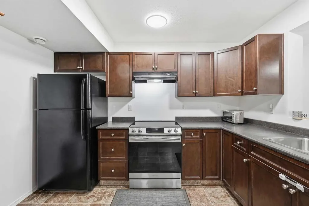 8 Bayside Place Strathmore AB T1P 0E1