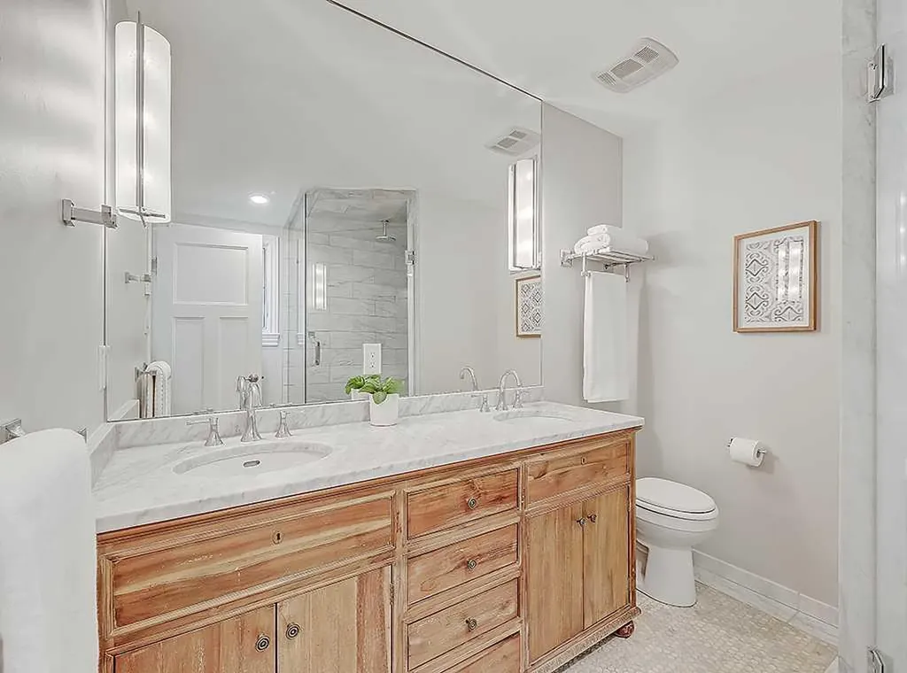 907 Kerfoot Crescent SW Calgary AB T2V2M8