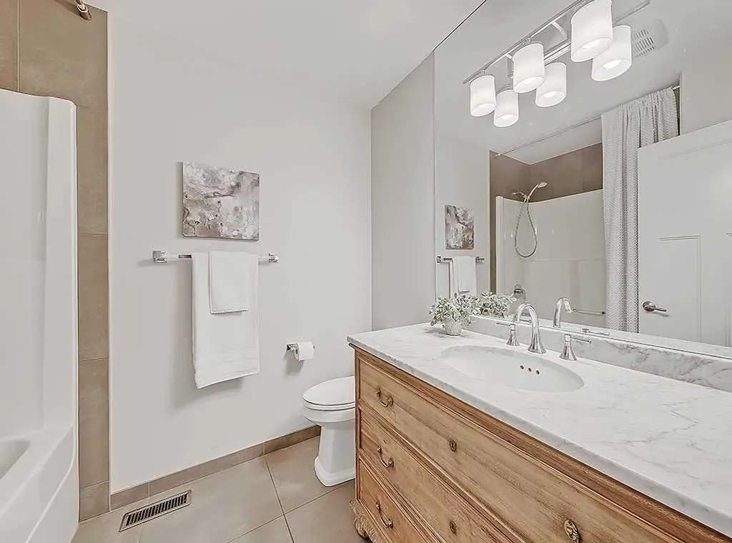907 Kerfoot Crescent SW Calgary AB T2V2M8