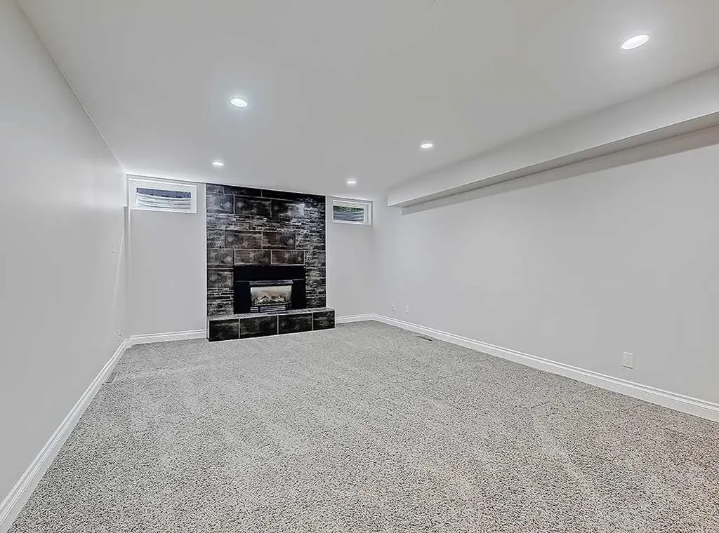 907 Kerfoot Crescent SW Calgary AB T2V2M8