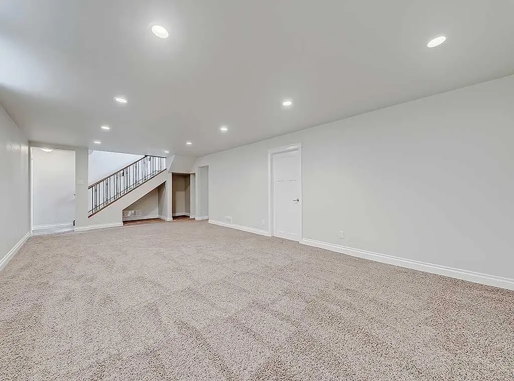 907 Kerfoot Crescent SW Calgary AB T2V2M8