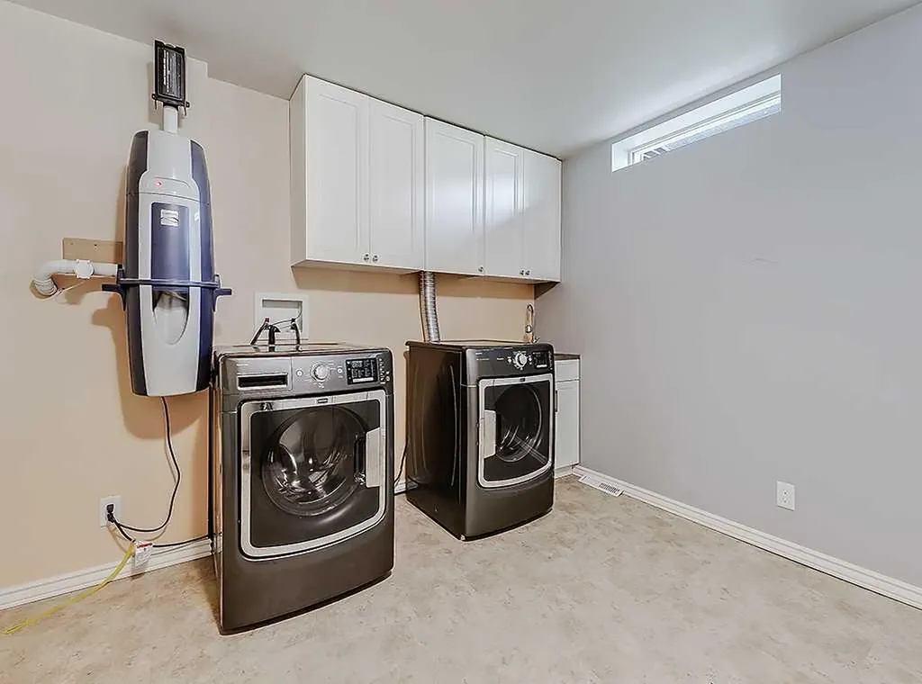 907 Kerfoot Crescent SW Calgary AB T2V2M8