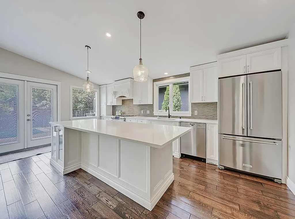 907 Kerfoot Crescent SW Calgary AB T2V2M8