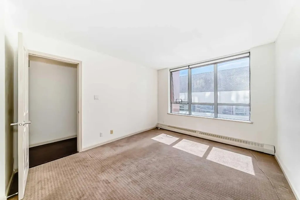 650 10 Street SW Calgary AB T2P 5G4