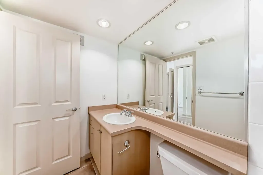 650 10 Street SW Calgary AB T2P 5G4