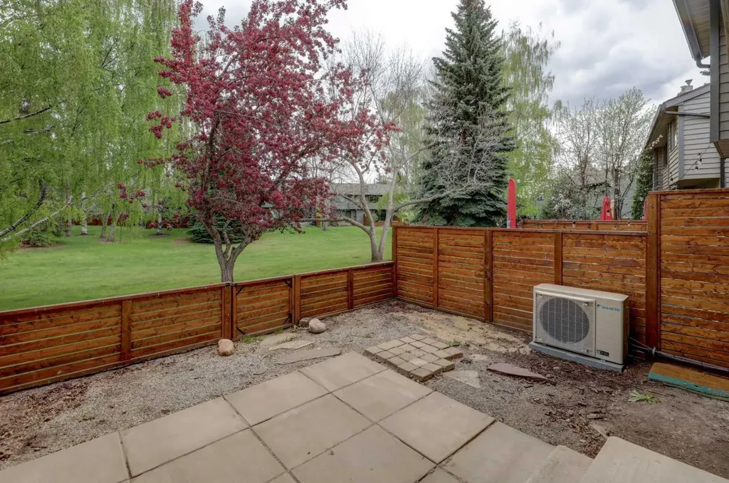 82 Point Drive NW Calgary AB T3B 5B3