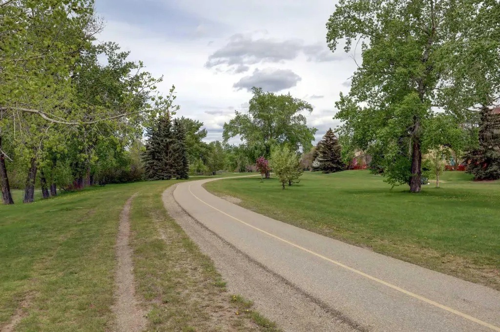 82 Point Drive NW Calgary AB T3B 5B3