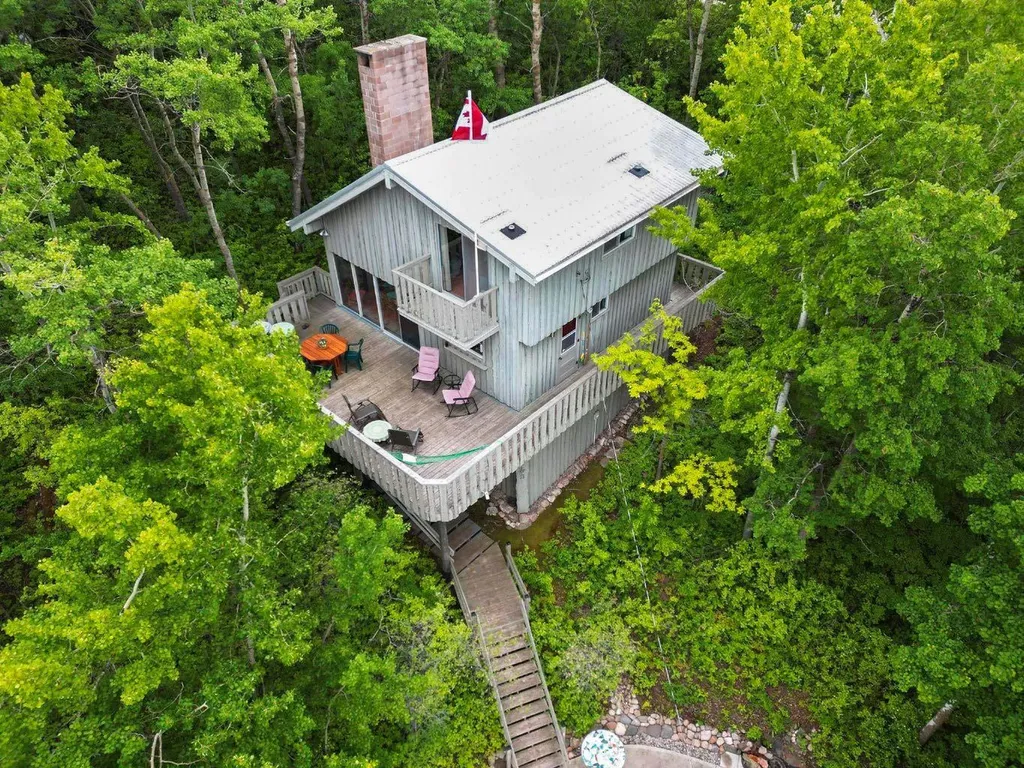 5 Shady Drive Rochon Sands AB T0C 3B0