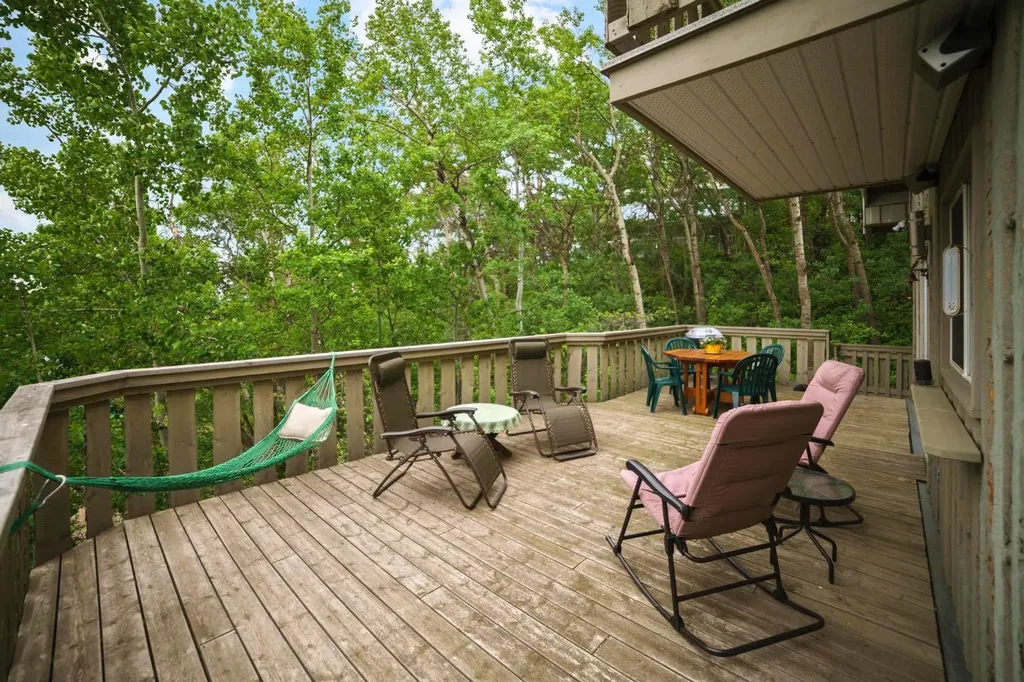 5 Shady Drive Rochon Sands AB T0C 3B0