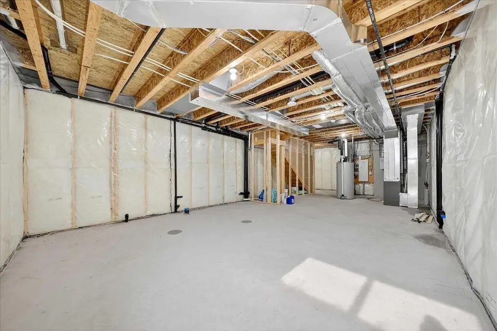 10 Lucas Close NW Calgary AB T3P1Z5