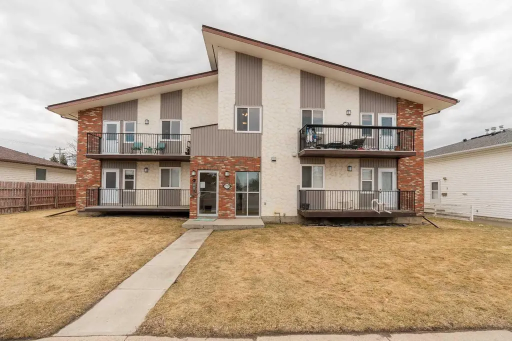 1739 St Edward Boulevard N Lethbridge AB T1H 1X2