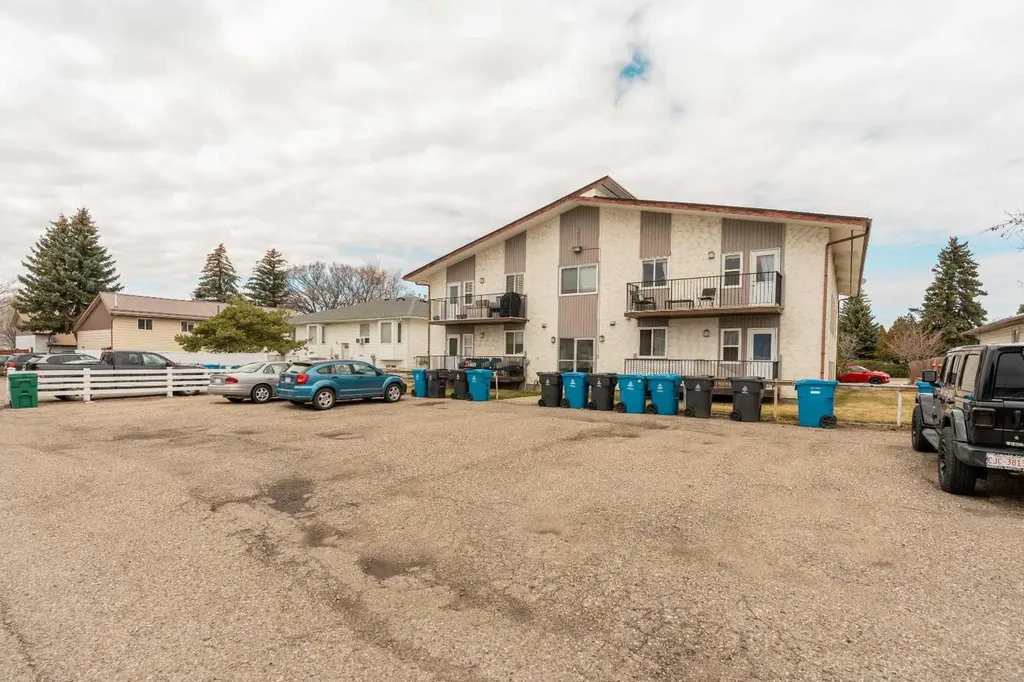 1739 St Edward Boulevard N Lethbridge AB T1H 1X2