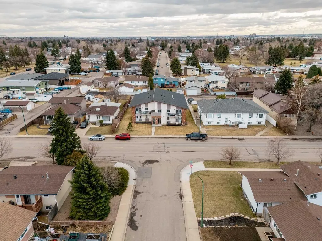 1739 St Edward Boulevard N Lethbridge AB T1H 1X2