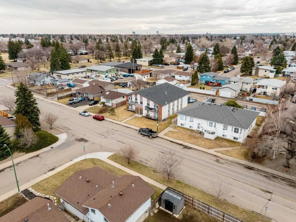 1739 St Edward Boulevard N Lethbridge AB T1H 1X2