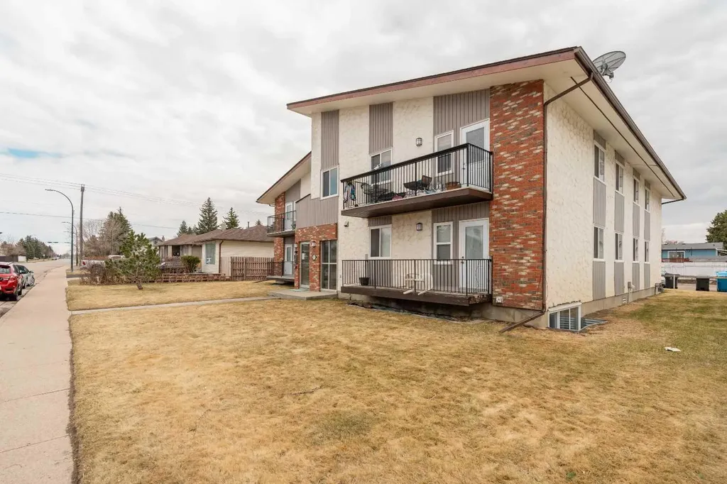 1739 St Edward Boulevard N Lethbridge AB T1H 1X2