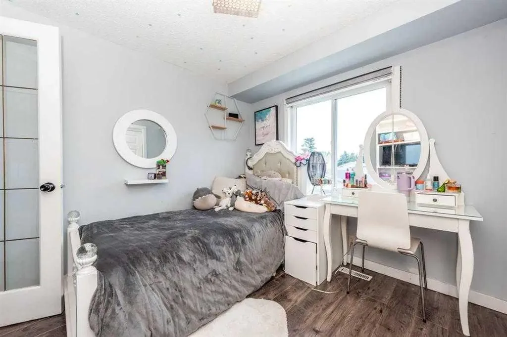23 Falsby Place NE Calgary AB T3J 1B9