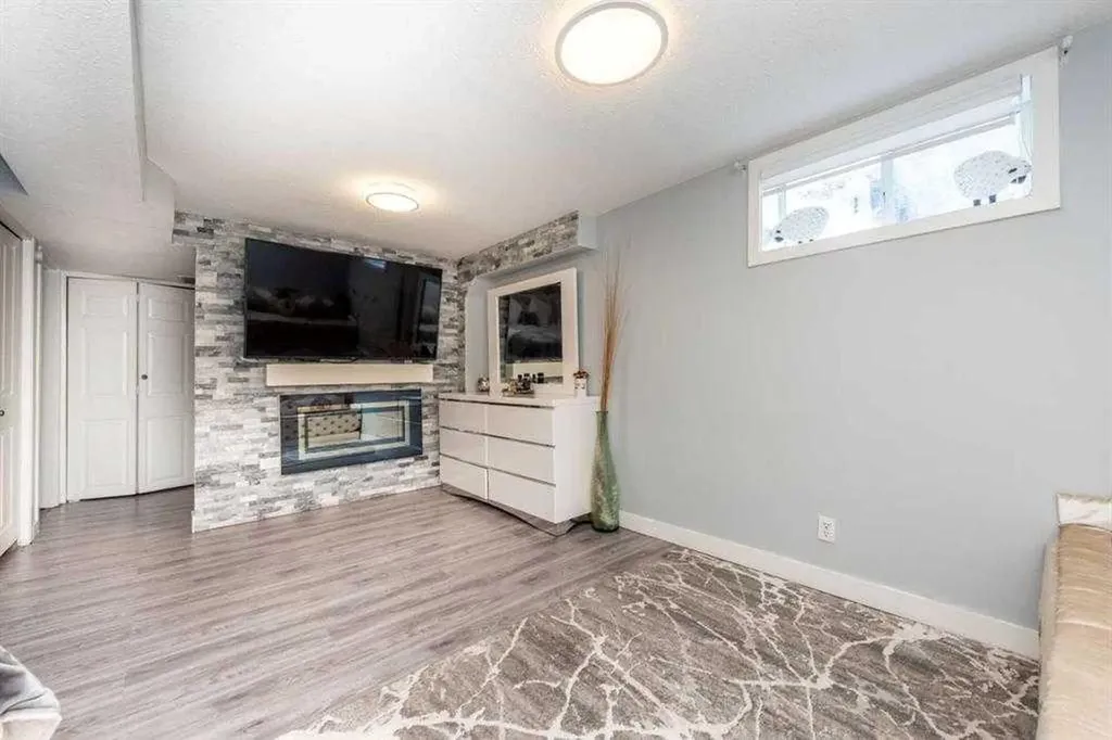 23 Falsby Place NE Calgary AB T3J 1B9