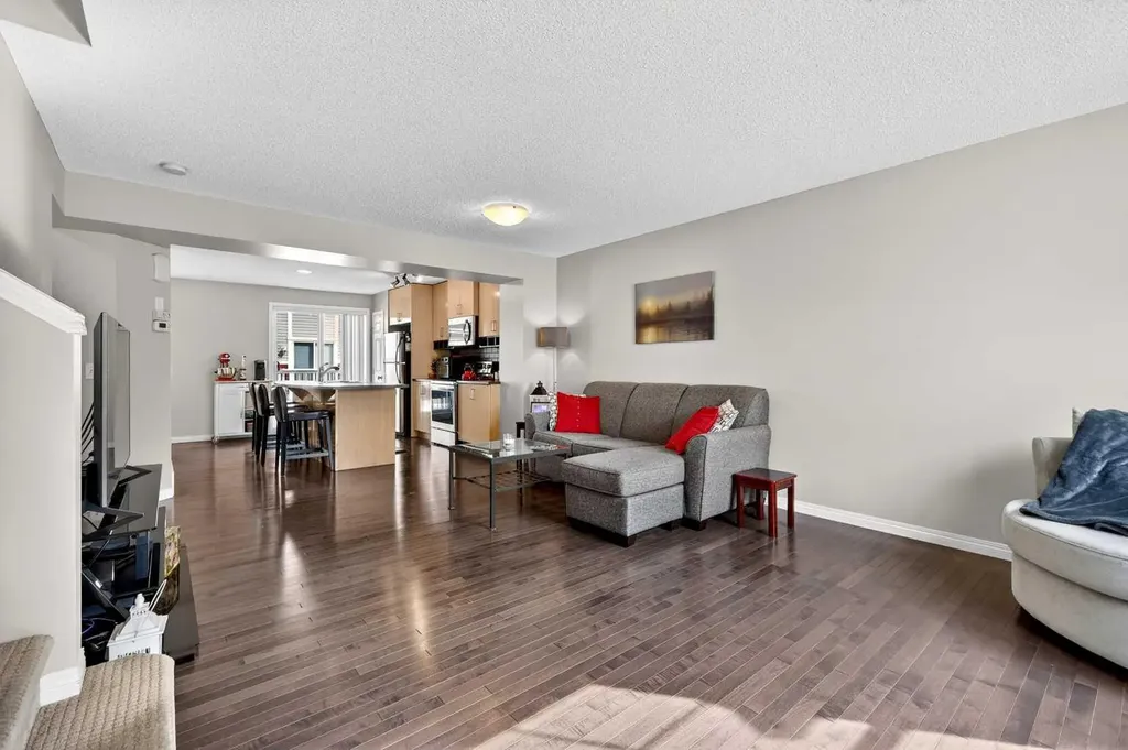 3308 New Brighton Gardens SE Calgary AB T2Z 0A2