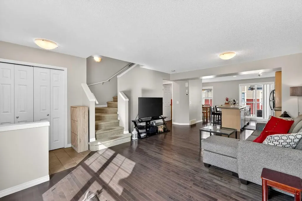 3308 New Brighton Gardens SE Calgary AB T2Z 0A2