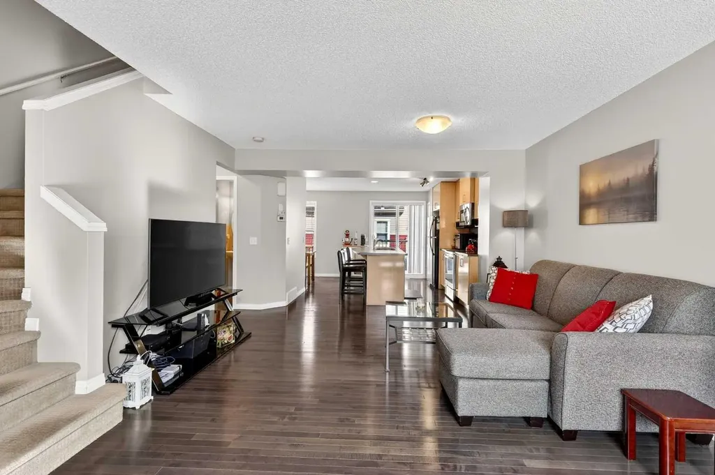 3308 New Brighton Gardens SE Calgary AB T2Z 0A2