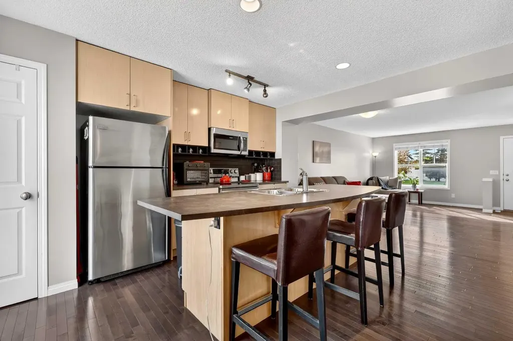 3308 New Brighton Gardens SE Calgary AB T2Z 0A2