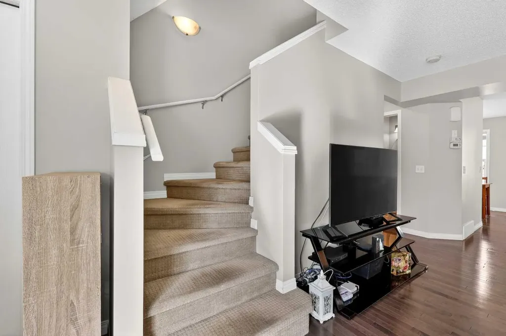 3308 New Brighton Gardens SE Calgary AB T2Z 0A2
