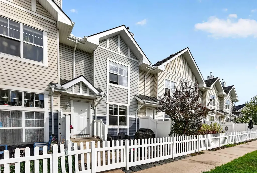 3308 New Brighton Gardens SE Calgary AB T2Z 0A2