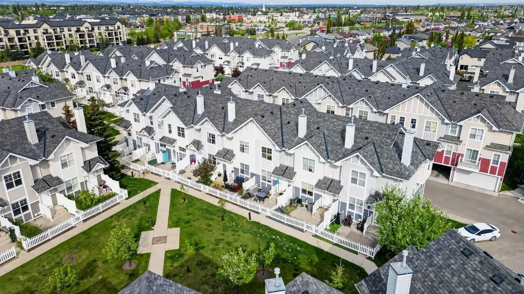3308 New Brighton Gardens SE Calgary AB T2Z 0A2
