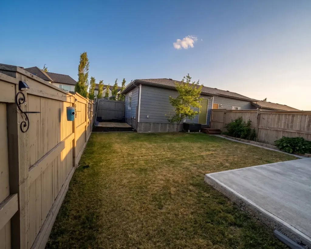73 Marine Drive SE Calgary AB T3M1V9