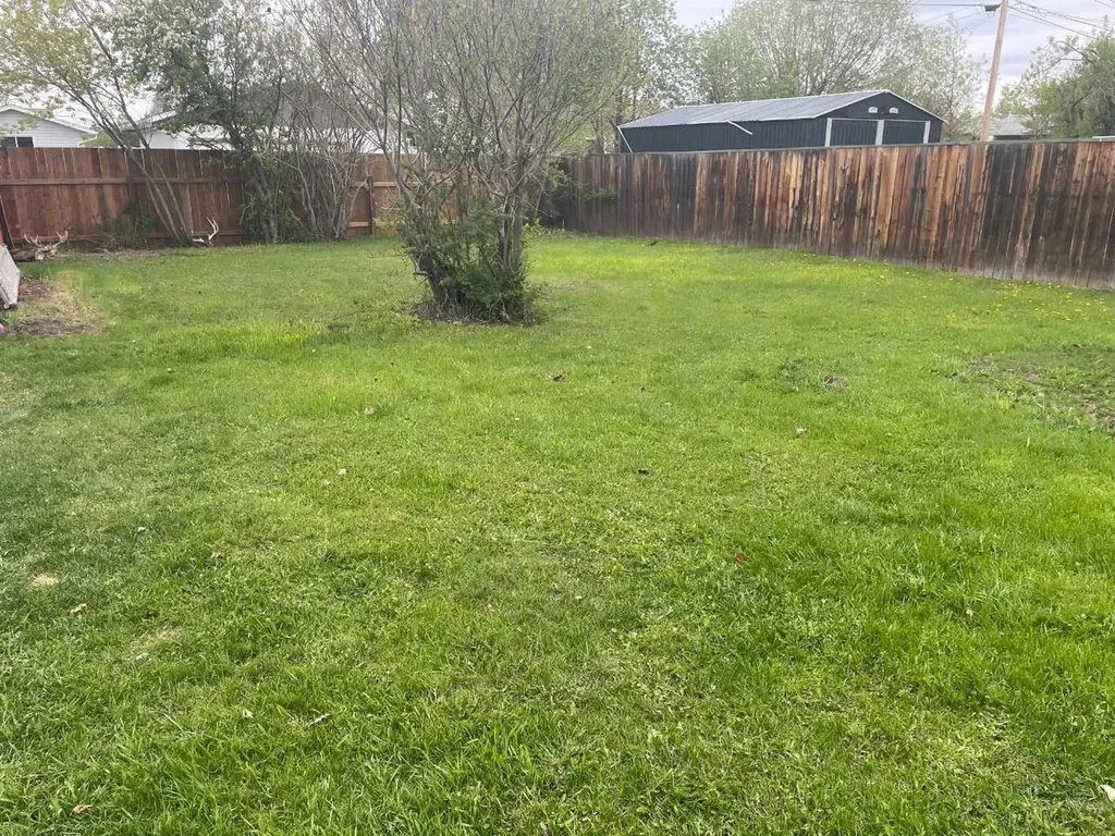 10304 117 Street Fairview AB T0H 1L0