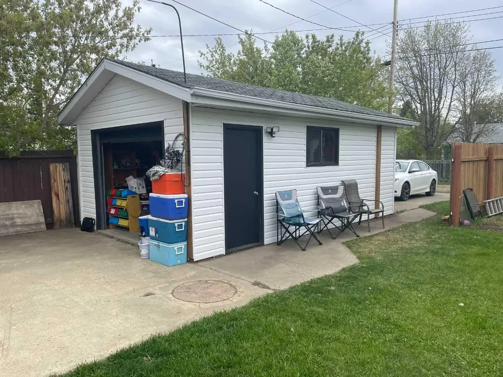10304 117 Street Fairview AB T0H 1L0