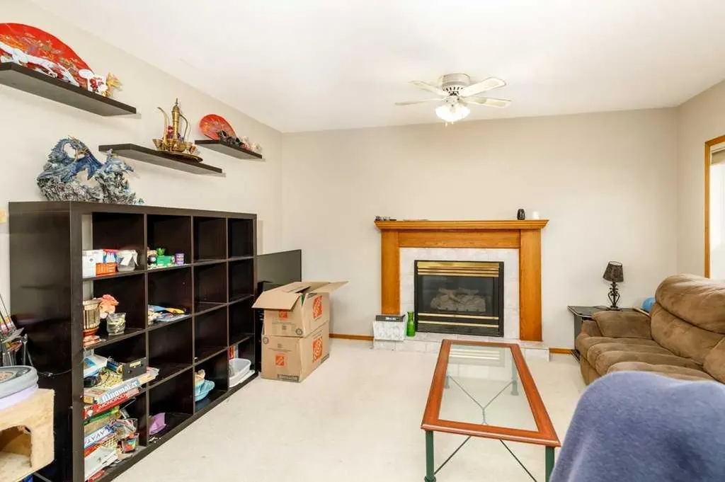 6 Densmore Crescent Red Deer AB T4R 2L8