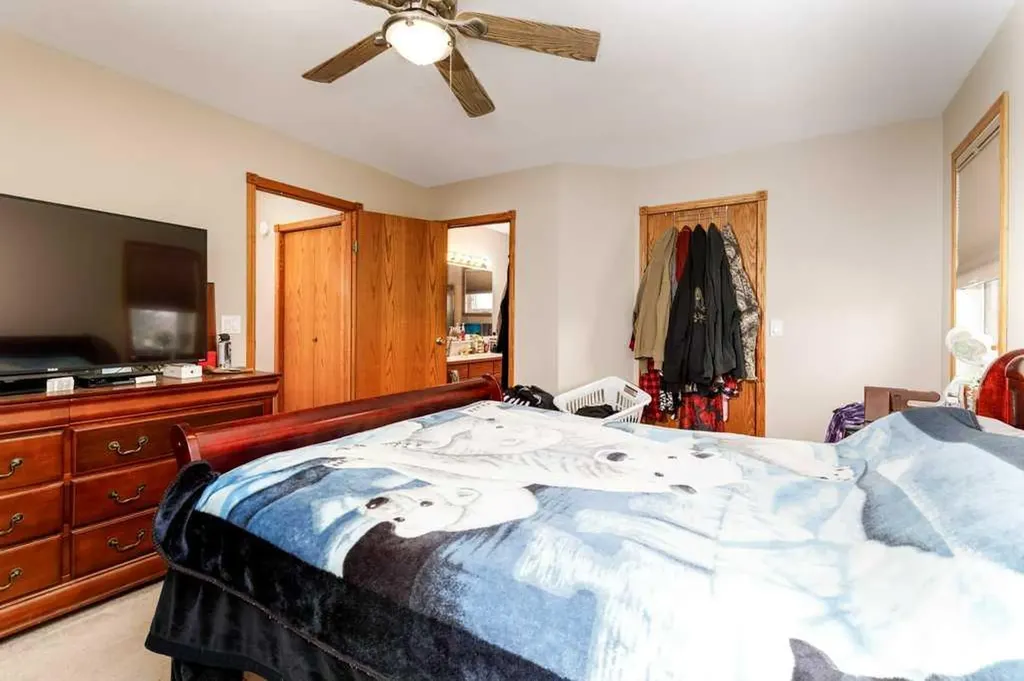 6 Densmore Crescent Red Deer AB T4R 2L8