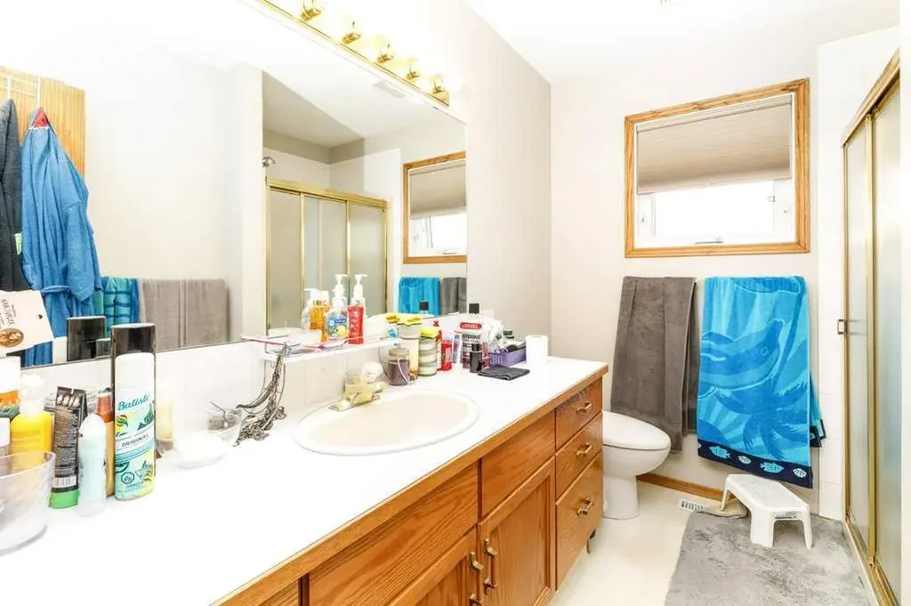 6 Densmore Crescent Red Deer AB T4R 2L8