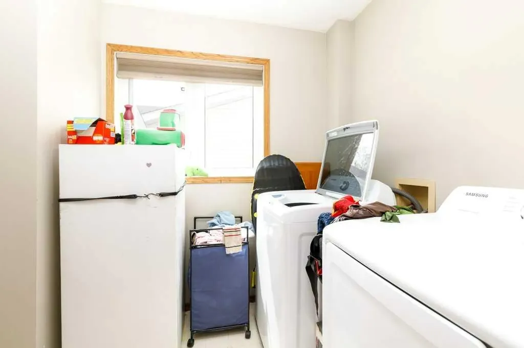 6 Densmore Crescent Red Deer AB T4R 2L8