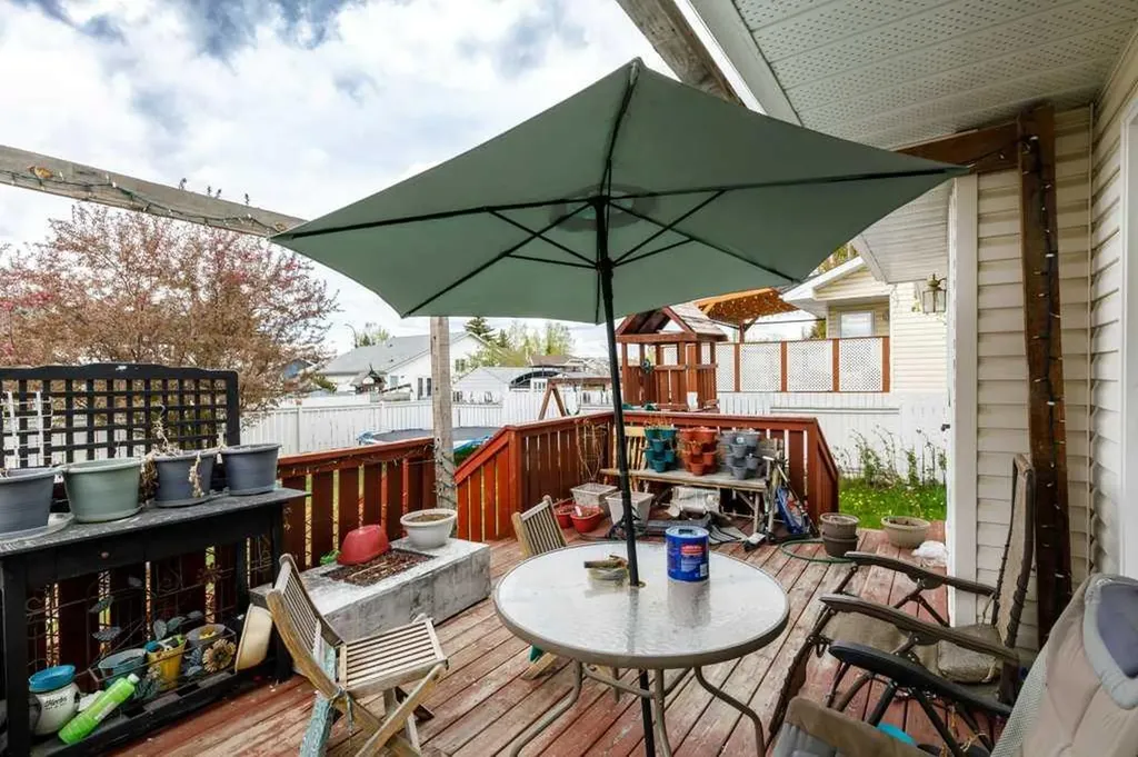 6 Densmore Crescent Red Deer AB T4R 2L8