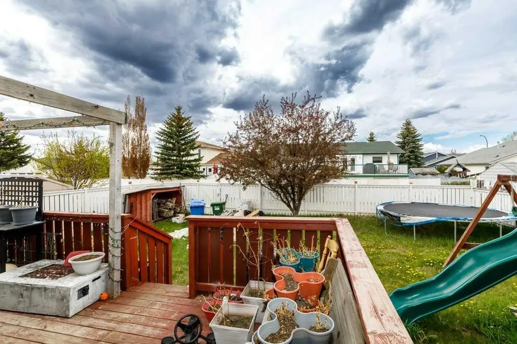 6 Densmore Crescent Red Deer AB T4R 2L8