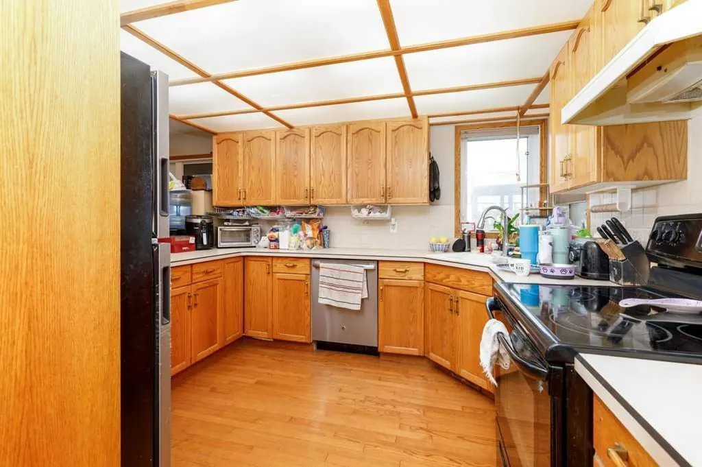 6 Densmore Crescent Red Deer AB T4R 2L8