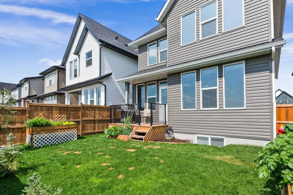1107 Copperfield Boulevard SE Calgary AB T2Z 5G8