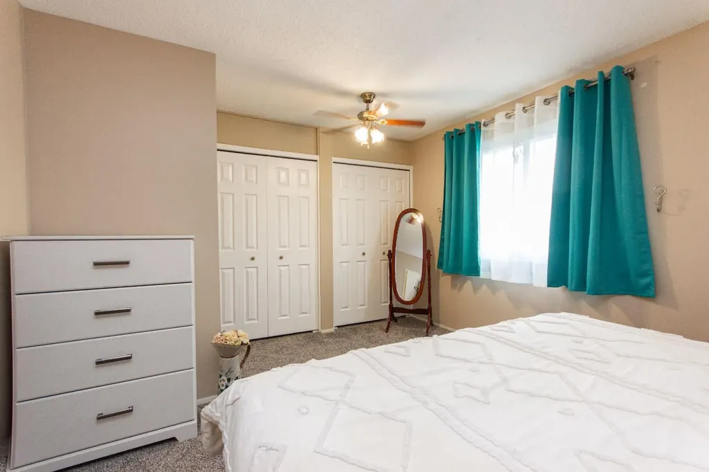 5935 63 Street Red Deer AB T4N 6C1