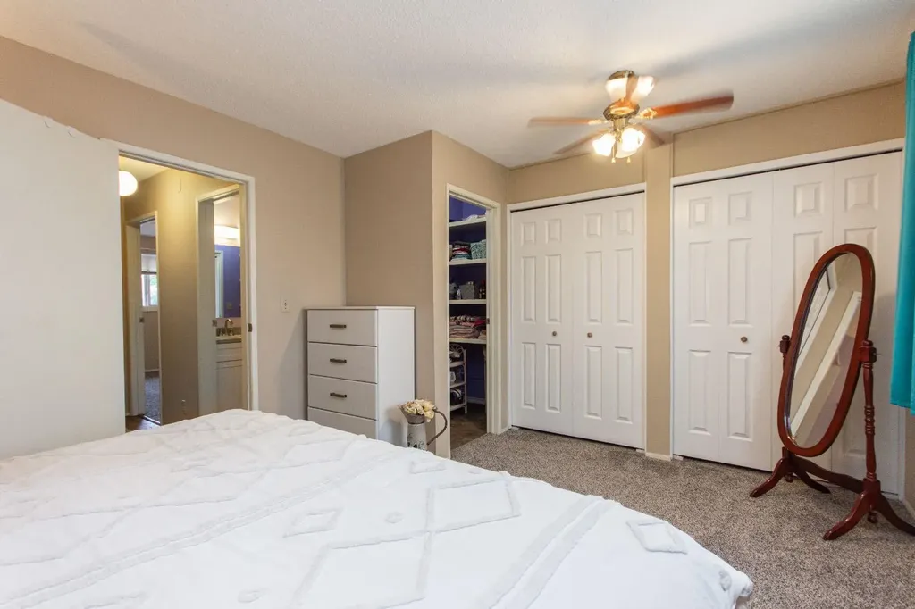 5935 63 Street Red Deer AB T4N 6C1