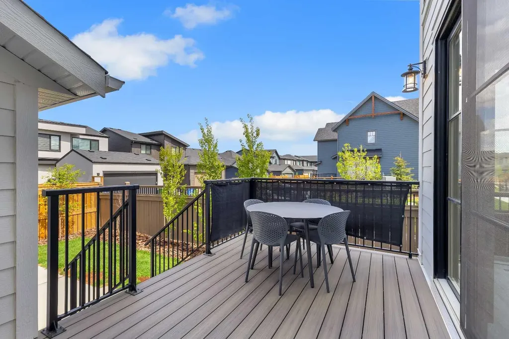 24 Alpine Common SW Calgary AB T2Y 0V3
